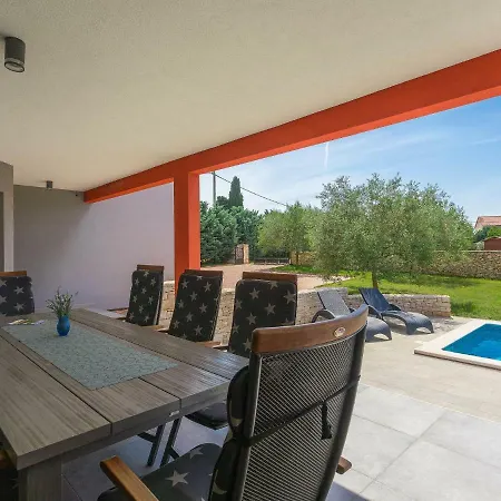 Villa Holiday Home Krnica 37.1 *