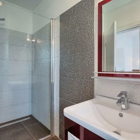Villa Holiday Home Krnica 37.1 *